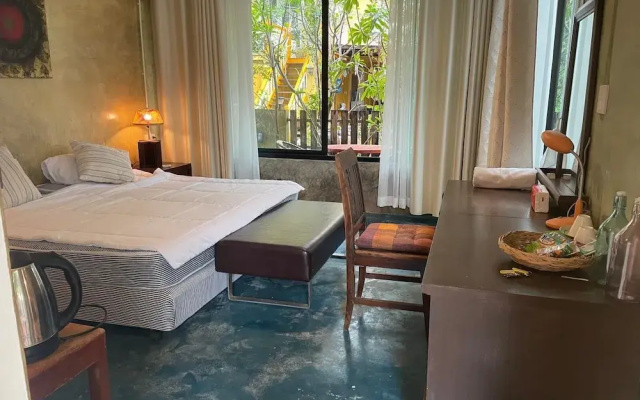 Golden Mango House