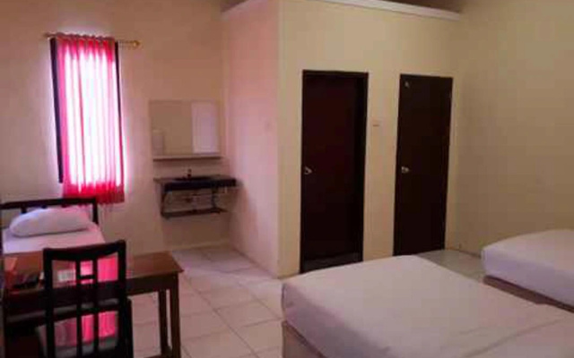 RedDoorz at Hotel Rumberpon Sorong