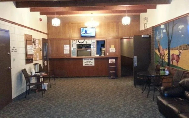 Maple Creek Motor Inn