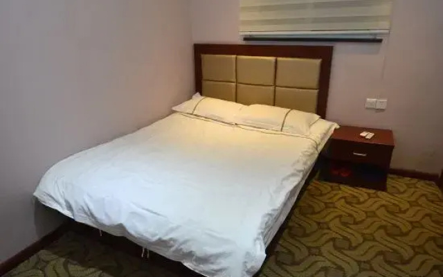 Dongtai Express Hotel (Zhengzhou Future Road)