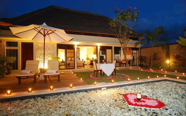 Отель Bali Rich Seminyak Villas вид на фасад