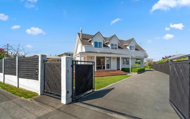 Relax on Rainbow - Taupo Holiday Home