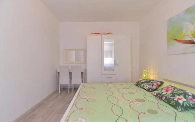 House Vlade 1219