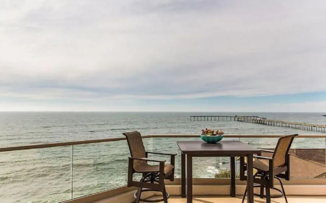House By The Ocean