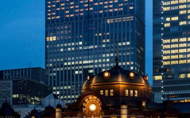 Shangri-La Hotel, Tokyo вид на фасад