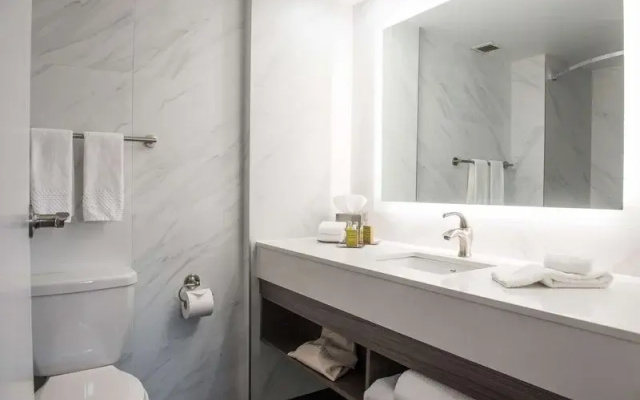 Doubletree By Hilton Gatineau-Ottawa