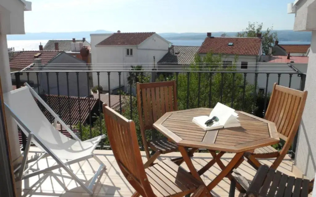 Apartment Damir with Sea View 22 pax