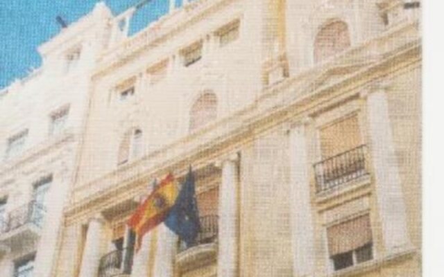 Отель Europa Valencia Валенсия вид на фасад