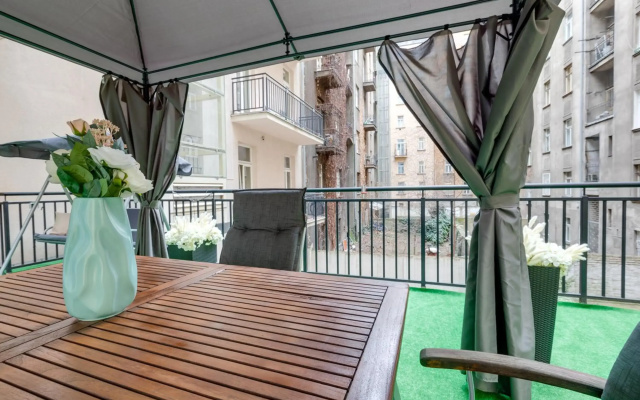 Luxury Riverside Apartments In The Center Of Prague