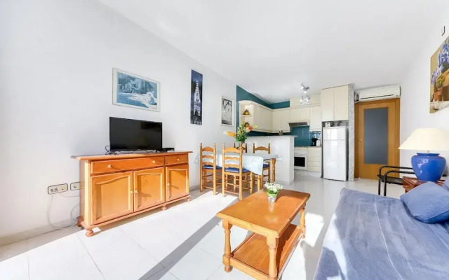 Apartment in Roses Near Platja Almadrava