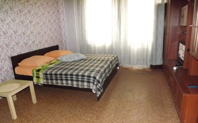 Na Bolshoy Akademicheskoy Apartment
