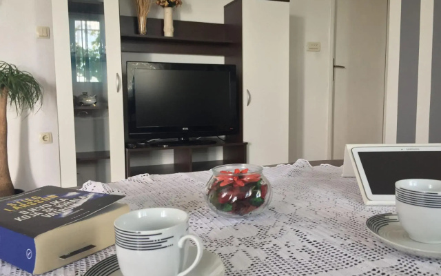 Špiro - parking and barbecue - A1 prizemlje(2+2)