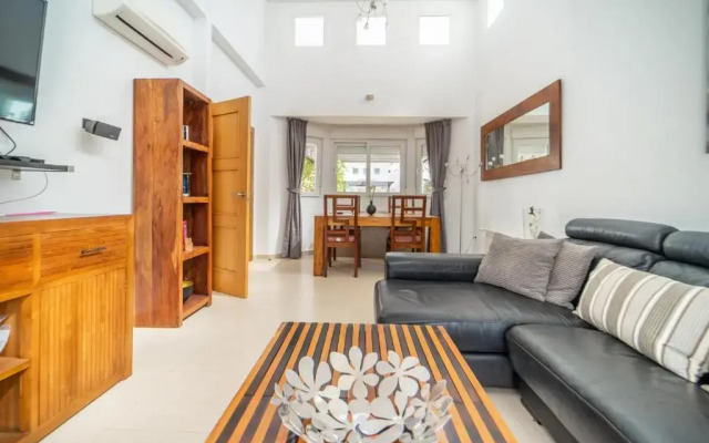Villa with Private Pool - LO4LT