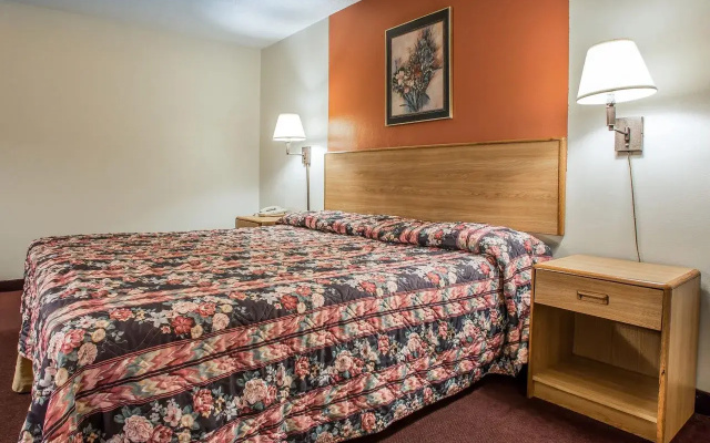 Econo Lodge Breezewood