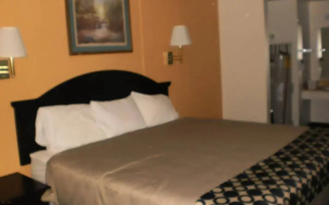 Split Mountain Motel