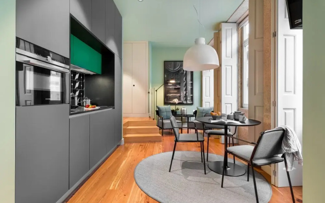 ALTIDO Bright Self Check-In Studio in Porto