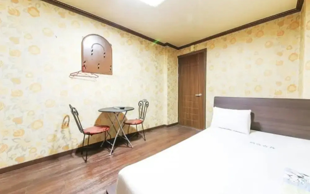 Sangmu Motel Gwangju