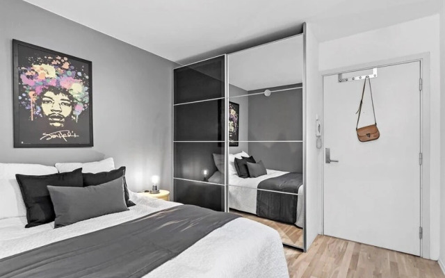 Stayplus Studio W/Balcony- Hip Area
