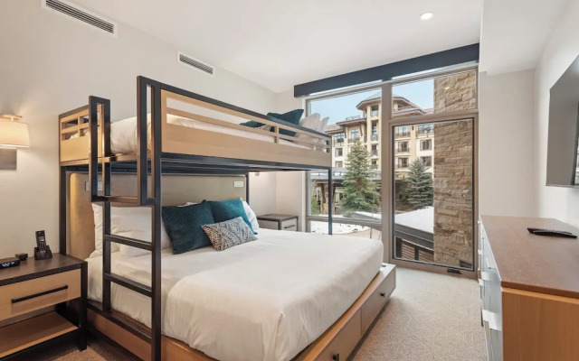 Snowmass Lux Getaway by Snowmass Vacations