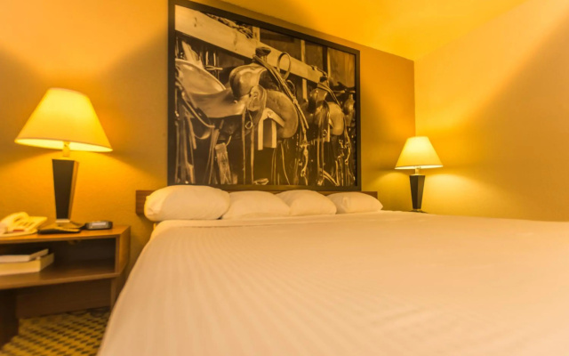 Super 8 by Wyndham Oklahoma Airport Fairgrounds West