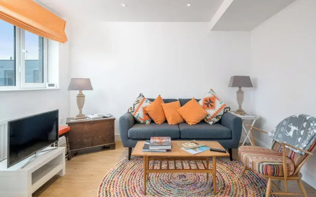 JOIVY Stylish flat between London Bridge