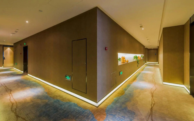 Elegance Hotel