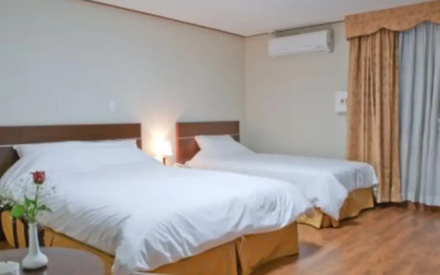 Yes Hotel