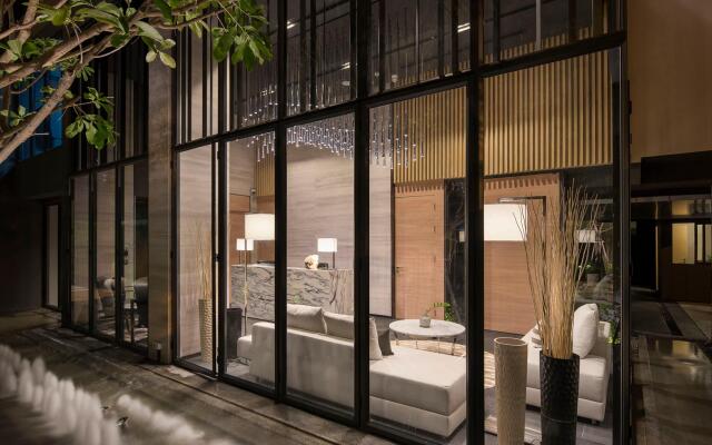 Отель X2 Vibe Pattaya Seaphere Residence вид на фасад