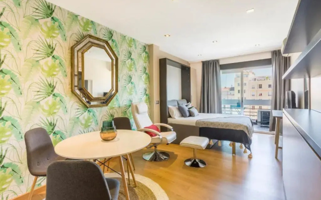 Cozy studio overlooking Pedro Zerolo Square