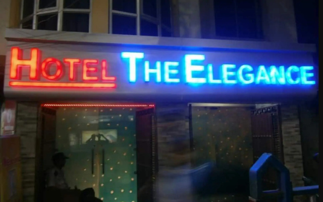 OYO 909 Hotel the Elegance