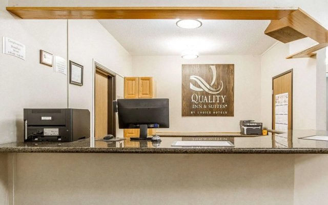 Quality Inn & Suites Eau Claire University Area
