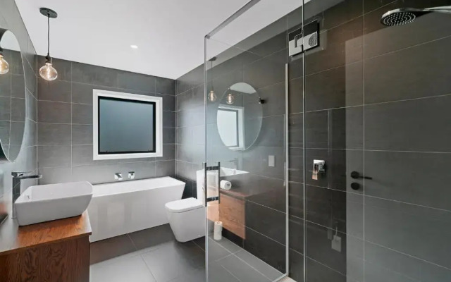 Mountain Gem - Wanaka Holiday Home