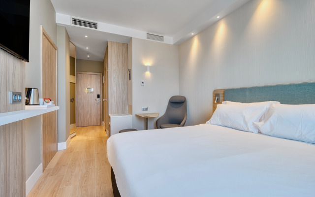 Holiday Inn Express Madrid Airport by IHG