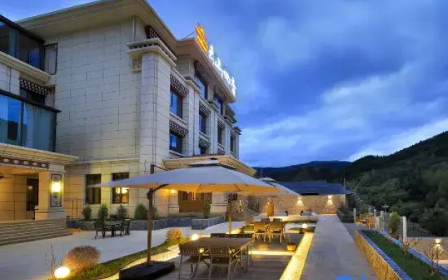 Yunshan Four Seasons Homestay (Huanglong Jiuzhai High-Speed Railway Station)
