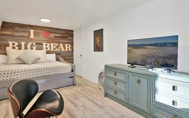 Fox & Bears Retreat#2190