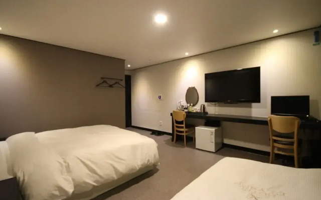 Elysee Hotel