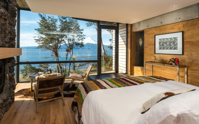 Hotel AWA Puerto Varas