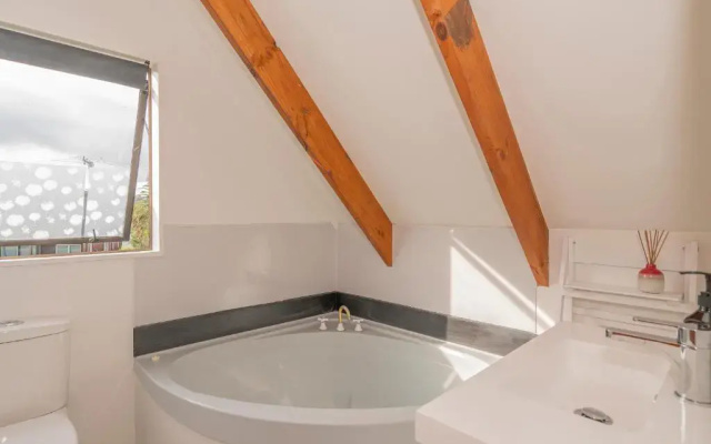 Surfscape - Whitianga Holiday Home