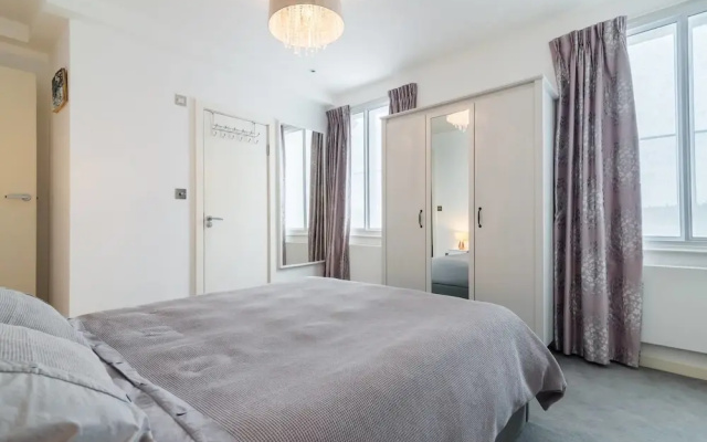 Beautiful Modern 2 Bedroom Flat in Putney
