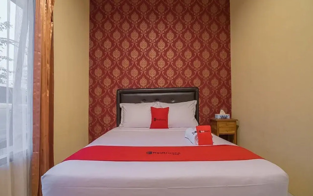 RedDoorz near Desa Wisata Kasongan