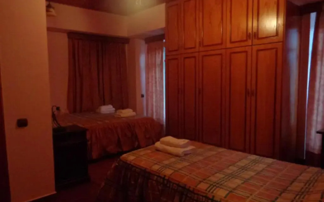 Alonaki Guesthouse
