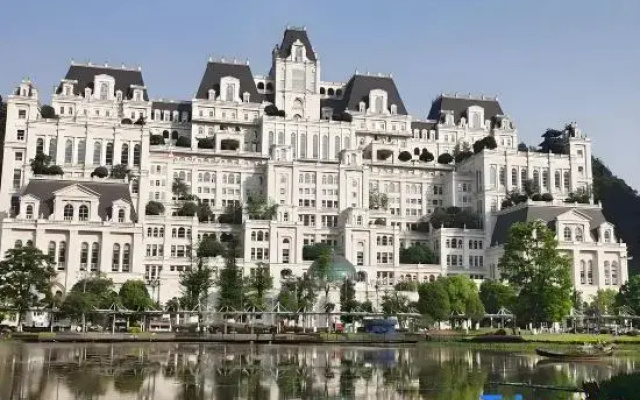 Manster Yaju Boutique Stay (Guiyang Fangyuanhui Dolphin Plaza)