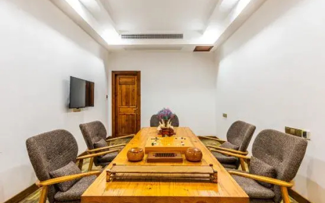 Deyi Hotel