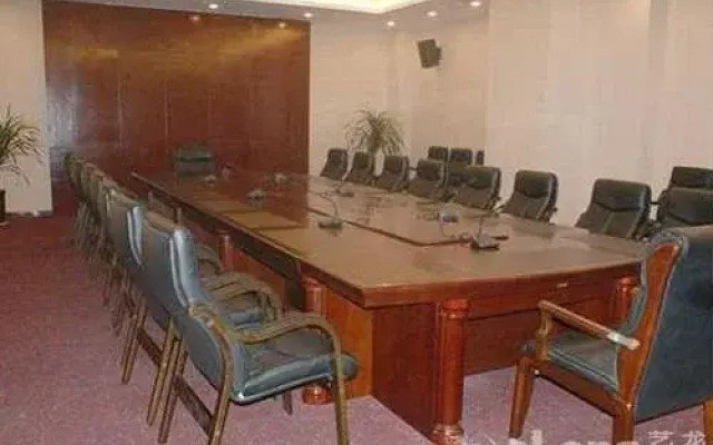 Tang Dynasty Hotel (Xi'an Fengcheng 3rd Road City Library Subway Station)(唐朝酒店（西安凤城三路市图书馆地铁站店）)