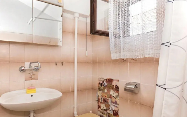 Awesome Home in Jadrija With Wifi and 2 Bedrooms