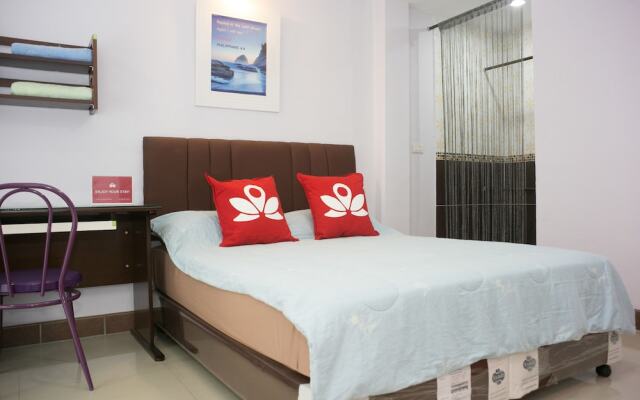 Отель Zen Rooms Mahajak Residence Бангкок вид на фасад