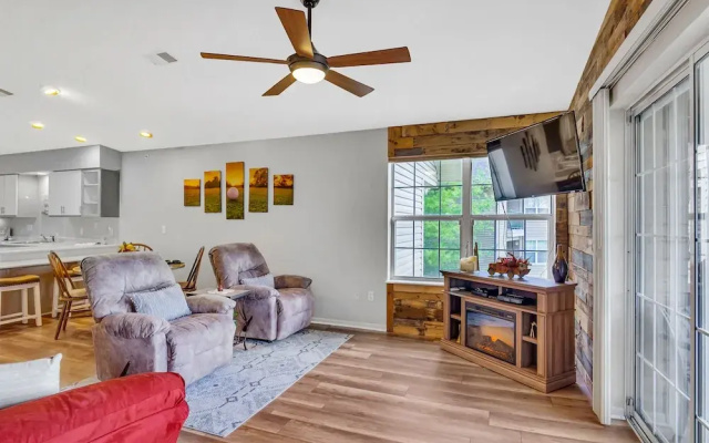 Fairway Heights 2 Bedroom Condo by RedAwning