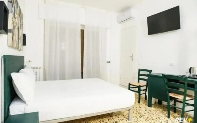 Lia Art Hotel