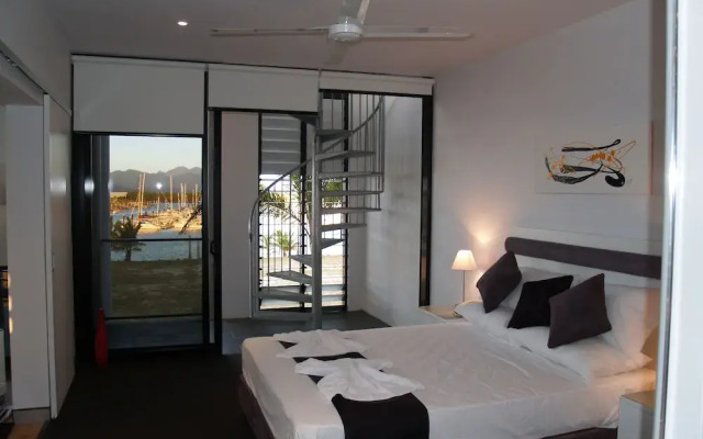 Hinchinbrook Harbour Holiday Apartments
