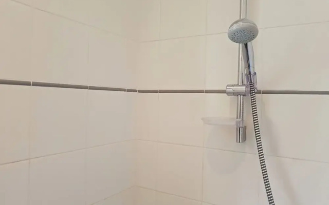 Charming Villa in Escales With Jacuzzi